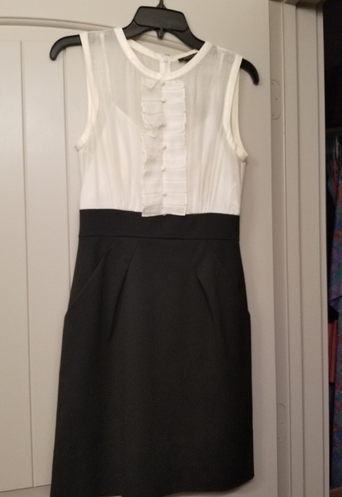 Bcbg dress with pockets